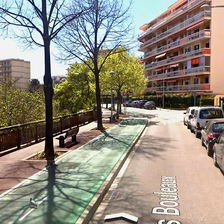 Apartment 2 Pieces Lumineux, Proche Plage, Parking, Clim, Hippodrome *