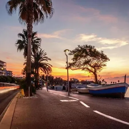 2 Pieces Lumineux, Proche Plage, Parking, Clim, Hippodrome * Cagnes-sur-Mer