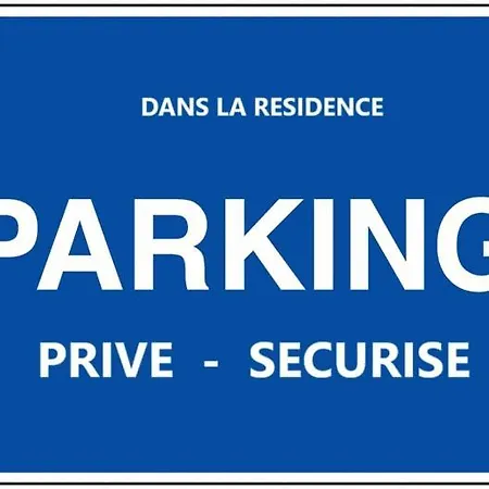 Apartment 2 Pieces Lumineux, Proche Plage, Parking, Clim, Hippodrome Cagnes-sur-Mer