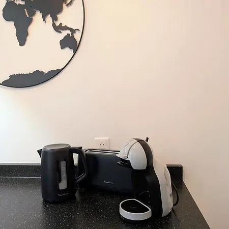 2 Pieces Lumineux, Proche Plage, Parking, Clim, Hippodrome *